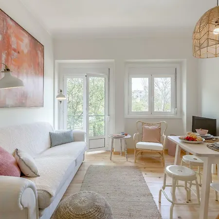 Sunny, Bright And Quiet Apartment, By Timecooler * Lisbon