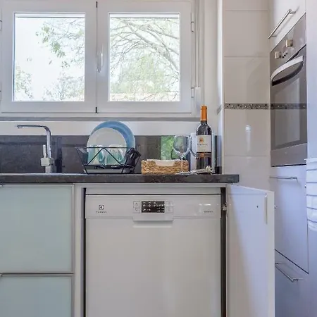 Sunny, Bright And Quiet Apartment, By Timecooler Lisbon